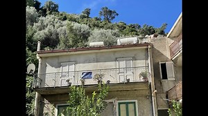 Oggi con la video visita vi porto a Canneto a visionare la New Entry :) Buona visione a tutti 🤩🤩🤩 #caronia #canneto #videoimmobiliare #video #visitaimmobiliare #realagency #realestate | Domus agenzia immobiliare