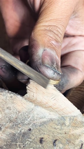 Filing & shaping the #metal for a #perfect #finish 💎💍😊 | Hdiamondjewellery