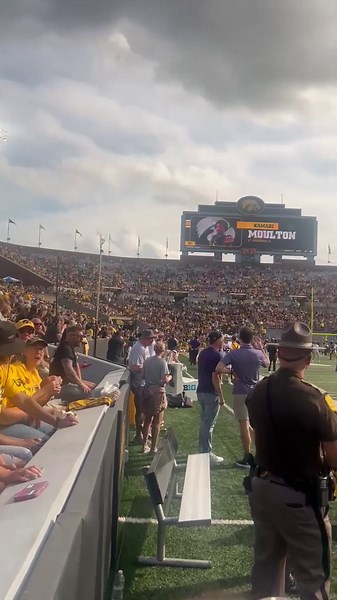 Kinnick Stadium filling up before the Hawkeyes season opener