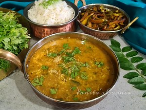 Chinch Gulachi Aamti | Maharashtrian Aamti recipe | Dal with tamarind and jaggery - Vanita's Corner