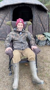 Fox Eos Lounger ChairComodidad absoluta a un precio muy top!!🥳@valdy_pescattore #chair #foxint #carpfishingespaña #angler #foxinternational | Fox International