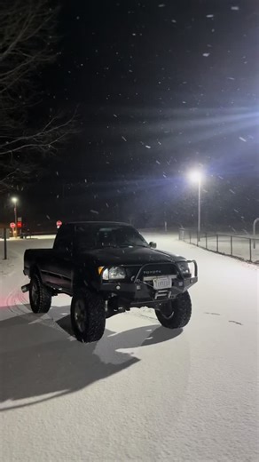 #squattedtrucks🤢 #toyota #tacoma #bubbatruck🌾