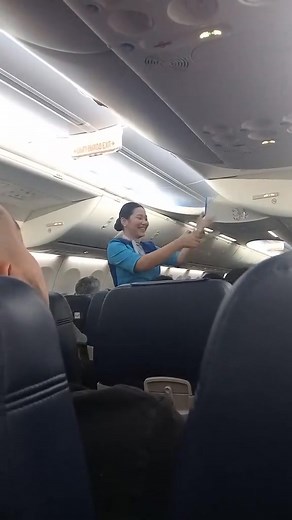 That's the most realistic chicken sound I have ever heard  #aviationreels #reelschallenge #bigbirdlanding #aviationphotography #FlightArrival #swiss #planespotting #boeing | Aviation Site | Facebook