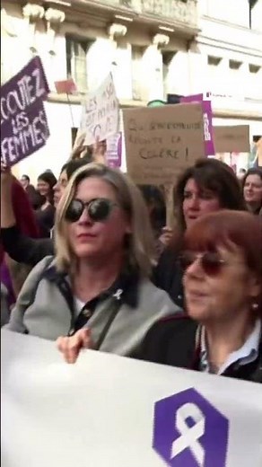 Gisèle Pélicot dans la rue : “Je ne serai jamais silencieuse” 💜