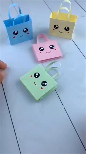 How to Make paper handbags | People Crafts