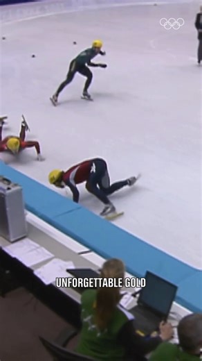 The finish that stunned the world! Steven Bradbury, Salt Lake 2002, Olympic gold. 🥇🔥 #Olympics #MilanoCortina2026 #WinterOlympics #speedskating | Olympics