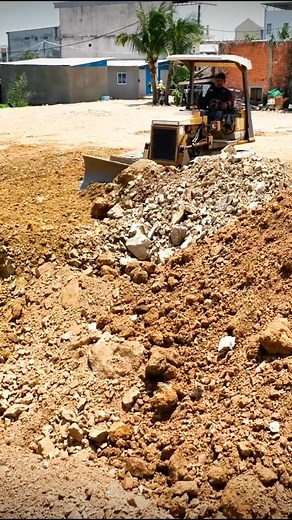Extreme Bulldozing Skills – How Experts Get the Job Done! #Reelsfb #Dozer #Bulldozer #heavyequipment | 1001 Ideas