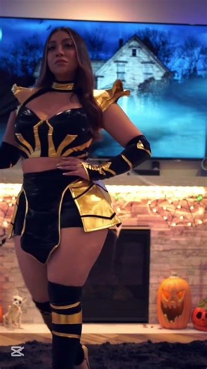 Nancy | Elegant Fashion Model | Carve Fashion Style