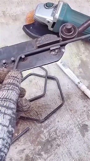 Easy Way to Bend Metal Into Hexagon Shapes Using This Simple and Effective Manual Tool!