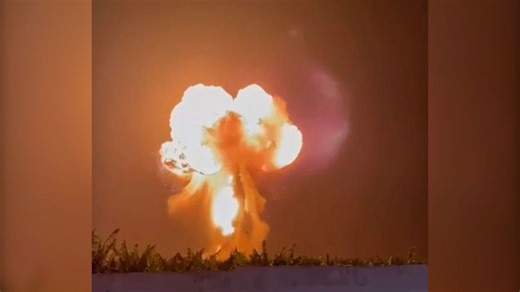 Israel bombardiert Tankstelle: Explosion lässt riesigen Feuerball in die Luft aufsteigen