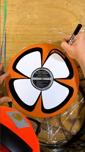 Making a Beautiful Simple Custom Vinyl Painting