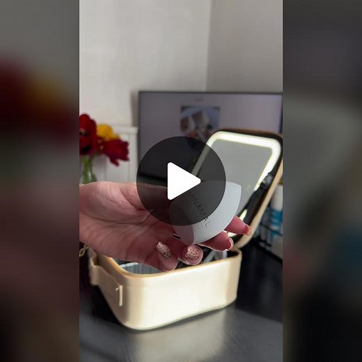 @MINAMAL UNBOXING 📦 sminktáska beépített sminktükörrel 😍✨ hirdetes #minamal #minamalcosmetics #minamalist #minimalistic #minimal #classic #klasszikus #basic #aesthetic #aestheticvideos #aesthetics #aestheticvibes #boxing #unboxing #unboxingvideo #unbox #unboxingasmr #asmr #asmrvideo #asmrtiktoks #magyarlany #hungariangirl #magyar #tulips #hauls #haul #haulvideo #shein #pr #prajándék #beautiful #sminktáska #smink #sminkes #sminktips #packing #packingasmr #packingtips #packingorder #makeuptutori