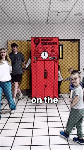 Teacher’s "Time Machine" Shows How Fast Kids Grow Up 🥺🎓