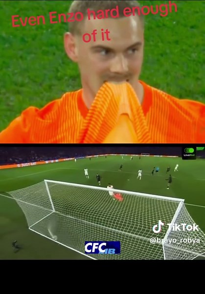 Enzo Fernandes Reacts to Jorgensen's Mistake in Chelsea vs PSG