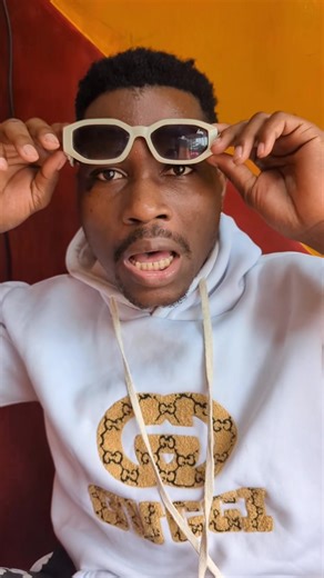 Kid's Hilarious Singing with Glasses