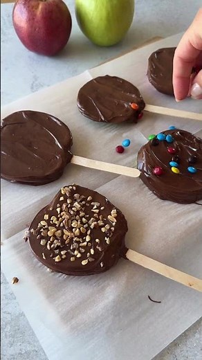 Dipped Caramel Apple Pops 🍎🍫 | Easy Fall Treat #recipe #shorts #kids