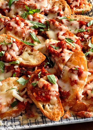 Pizza Nachos