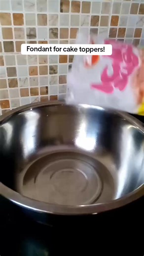 Fondant for Cake Toppers: Easy Homemade Recipe