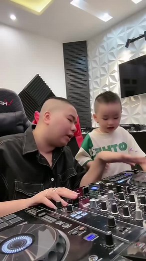 Lâu lắm mới cho chủ kênh lên sóng 🤣 #djtrieumuzik #dj #djkhoai