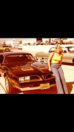 We were the last true party generation. #1970s #memories #vintagefashion #memoriesin8mm #partytime #70s | Memories In 8mm