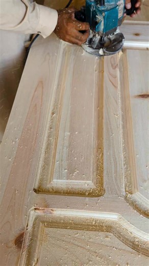 Utilizing the router, the design is being created on the door side in a remarkably beautiful and effortless way. #discovery #homedecor #fblifestyle #Woodwork #diydecor #diycrafts | Home Decoration