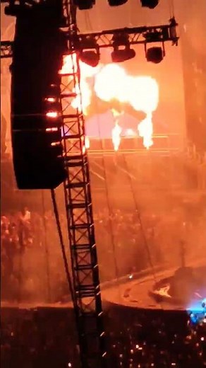 Post Malone performs "Hollywoods Bleeding" live at Sofi Stadium LA 6/19/25 #losangeles #postmalone