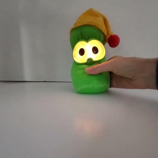Vintage Veggie Tales Jr. Asparagus Singing 'I'm Not Scared' and Eyes Light Up Plush
