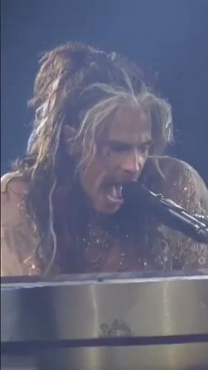 Steven Tyler performing Angel 💯
