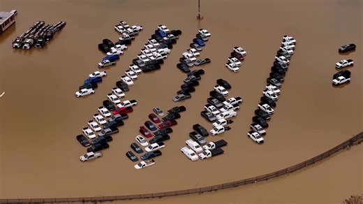 A levee breach in Washington state triggered flash flood warnings and evacuations after heavy rain, with repairs underway, authorities said https://reut.rs/48LxQB6 | Reuters
