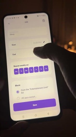 😱 POV: Entras en la habitación de tu hijo por la noche y está con el móvil...