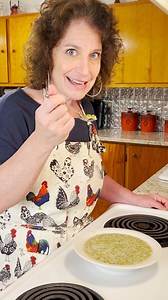 Creamed Peas are a Southern side dish that’s hard to beat. The sweetness of the peas paired with the creaminess of the sauce make it a perfect addition to any meal! Recipe in comments! #thehensterskitchen #southerncooking #easyrecipes #cooking | The Hensters Kitchen
