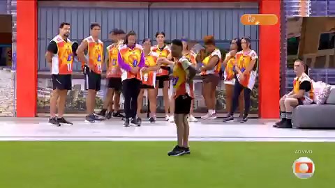 E quando os gêmeos foram no banheiro na hora da prova de resistência e o Tadeu DESCLASSIFICOU os dois, logo em seguida a Renata também foi DESCLASSIFICADA após ter ido no quarto pingar o colírio na vista.#BBB26