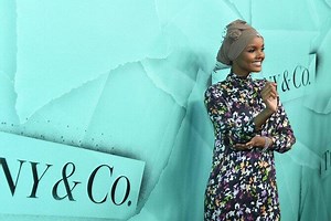 Somali-American Hijab-Wearing Model Halima Aden Set to Touch Down in Dubai | Al Bawaba