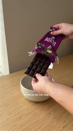 These are always in my freezer ☁️ Easy Chocolate Date Bites
