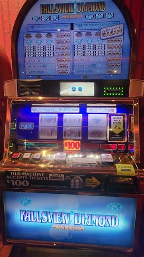 PART #1 $100 PULLS SLOT MALFUNCTION FALLS ON ME LOL CHECK THIS OUT NIAGARA FALLSVIEW #shorts #short