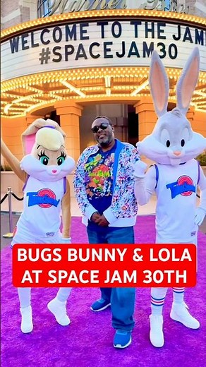 Meeting Bugs Bunny & Lola Space Jam 30th Anniversary #spacejam #looneytunes #bugsbunny #90s