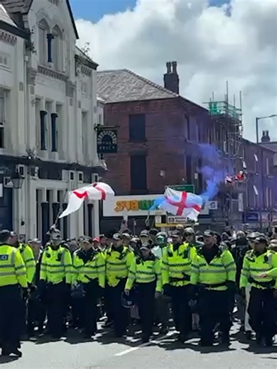 Protesters walking up County Road amid large police presence #news #liverpool #police #protest