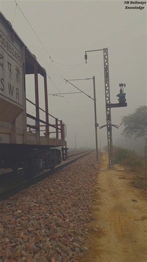 😱A Terrifying Scene Of | Dangerous Fog And A | Speeding Freight Train!#fog #dangerous #shorts #train