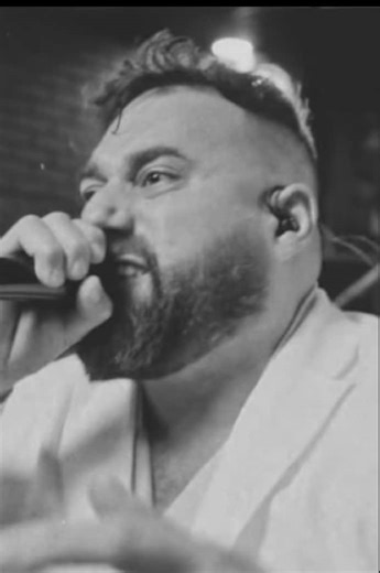 Hope yall are digging the captioned verses cuz as you can probably imagine, fitting all them words on screen at this speed ain’t easy 😩😂 If you havnt yet, check out the video for “Living Las Vegas” by @digitalcypher with @joinzeta and @bleubirdy from our new EP Live at Red Lion Recording Studio! Who’s ripping this one at karaoke? 👀😂