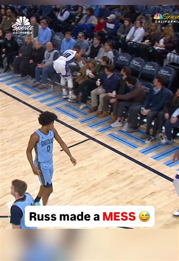 Sacramento Kings Basketball Highlights: Clean Up in Row 1