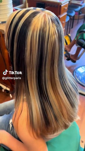 Y2K Skunk Hair Style: Trends from the 2000s