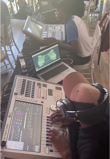 After 4days training 😄African student performance[强][强][强] #event#stagelight#kalelight#engineer #stage#eventdesign#africa#stageshow#stagelightproductions#stagedoor#tigertouch#kenya#3D
