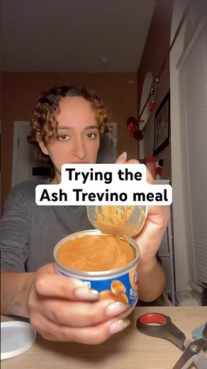 Cheetos and bean dip #ashtrevino #tiktokvideo #eatingshow #trywithme