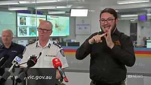 Victorian bushfires threaten Grampians communities as storms lash Melbourne