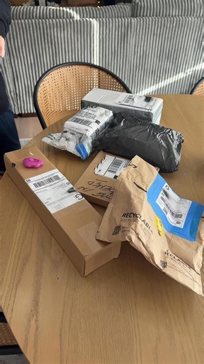 Jodi Lytle on Instagram: "Jennifer Lynn Florence came to visit and she HAD to open some mail! #unboxing #bestfriend"