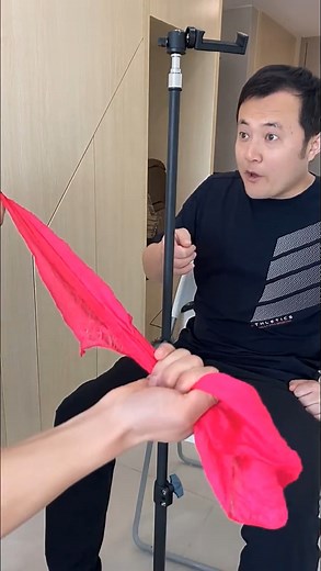 261K views · 580 reactions | Funny magic tricks #reels #magician #shorts #magic #funnyvideos #funnyclips #usa | The Magical | Facebook