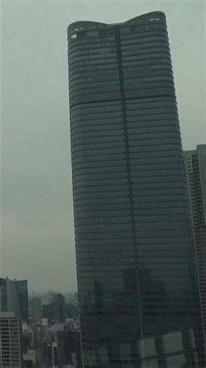 六本木ヒルズと麻布台ヒルズが並び合う東京タワー展望メインデッキ西側の風景