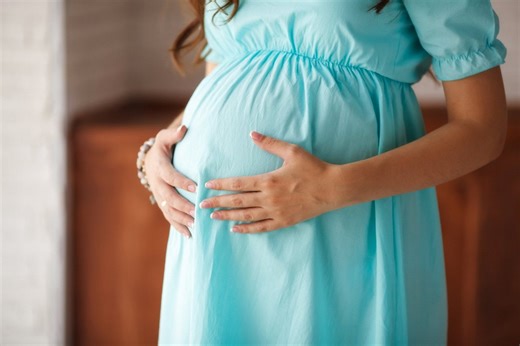 Iznēsāta grūtniecība un pārnēsātas grūtniecības riski. Skaidro dzemdību speciālisti