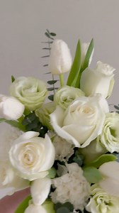 21K views · 3.9K reactions | Timeless elegance captured in a blend of classic white blooms and fresh green accents—perfect for a bridal bouquet that never goes out of style. ✨懶 #johnrobertflowers | John Robert Flowers | Facebook