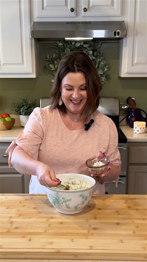 🍏 Granny Smith Apple Salad 🍏 Some recipes just stay with you. I grew up seeing this apple salad sitting in a big bowl on the table, and now it’s one I still make because it feels familiar and comforting. Tart apples, pecans, and that little celery crunch… it’s simple but it always makes everyone happy around here 💛 Look in the Comments for the Links and more Favorites 😊 👉Shop Pioneer Woman bowls - https://goto.walmart.com/9L4aKy 👉Shop Pioneer Woman knife block - https://goto.walmart.com/ra